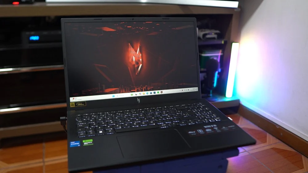 Acer Nitro V15 com teclado iluminado