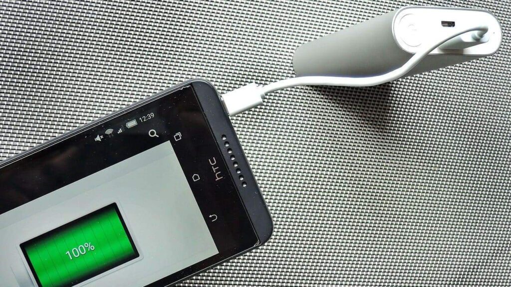 power bank carregando celular
