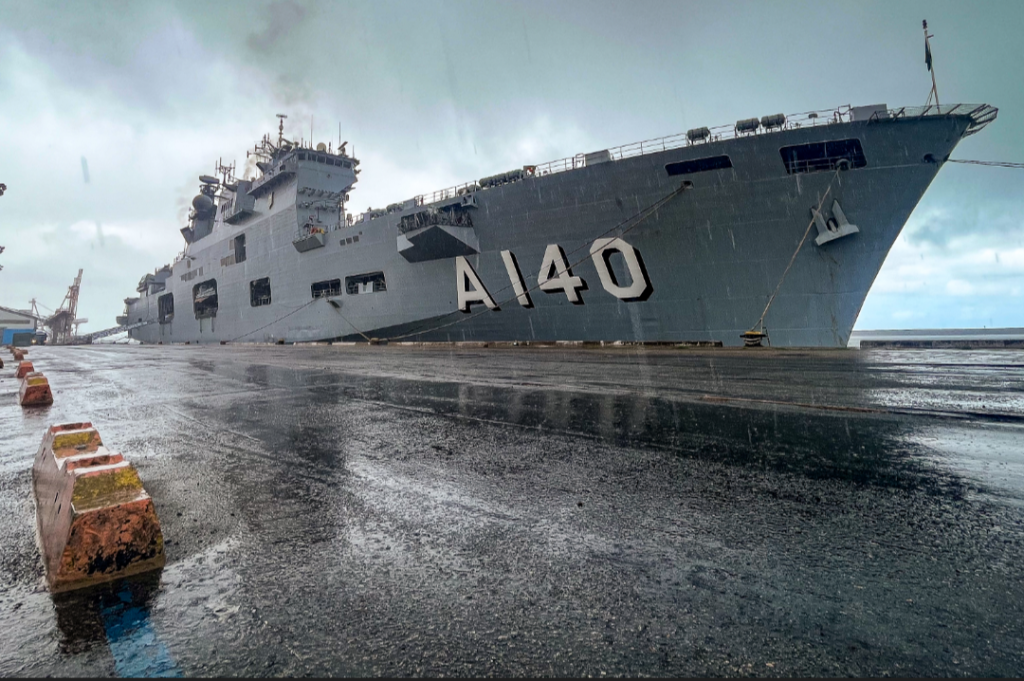 navio da marinha do Brasil em missão