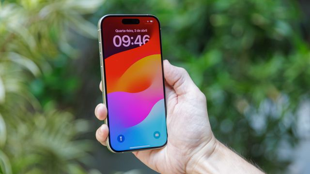 tela OLED do iPhone 15 Pro